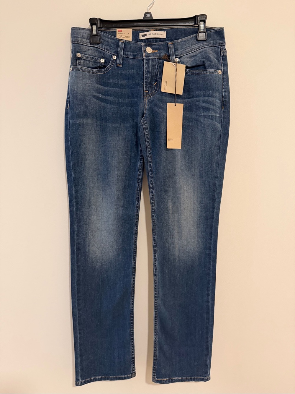 *NWT* Levi’s 524 Too Superlow Straight Classic Wash